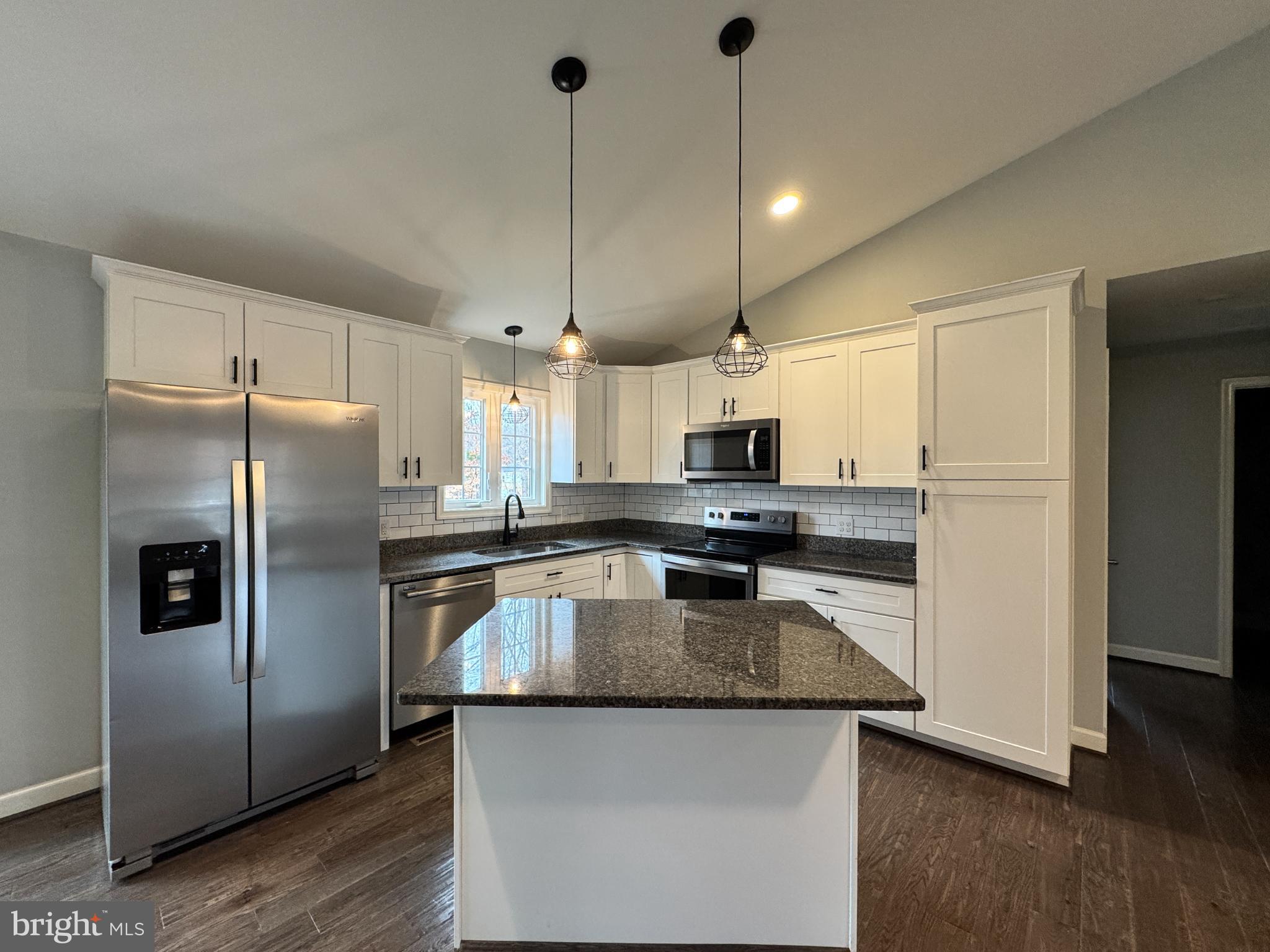 PINE HARBOUR - Residential