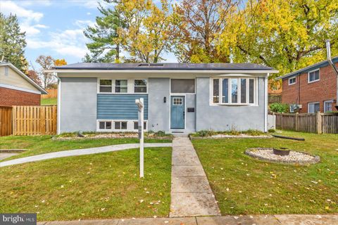 Photo of 3713 ASTORIA RD, KENSINGTON, MD 20895 (MLS # MDMC2074864)