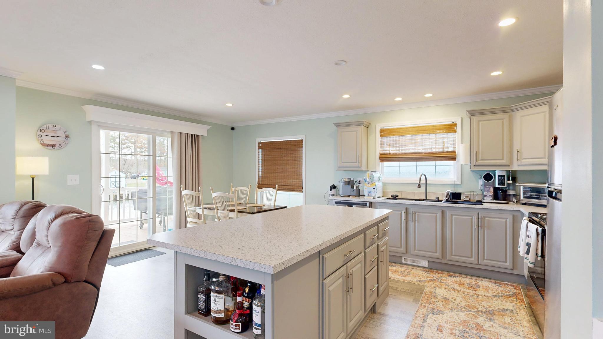 MARINERS COVE - Residential