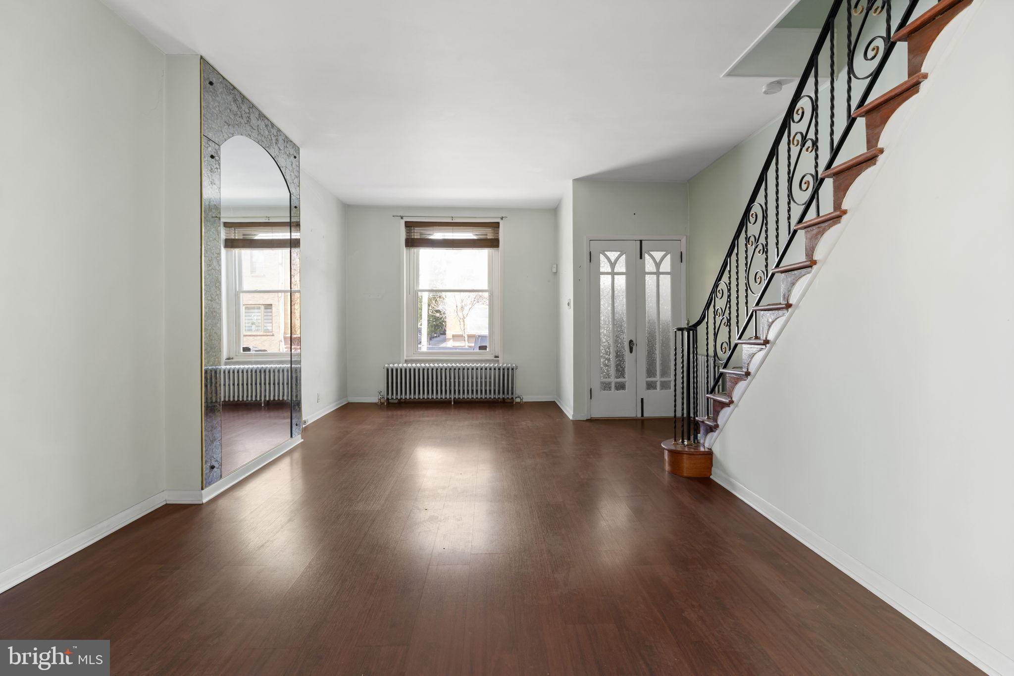 LOWER MOYAMENSING - Residential