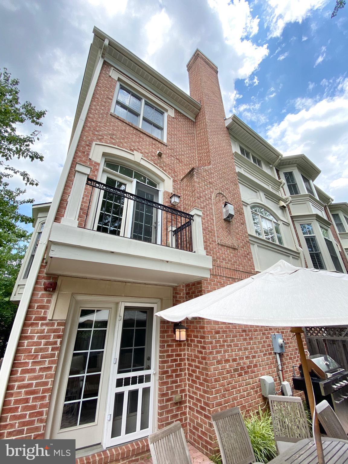 MCLEAN COVE - Residential Lease