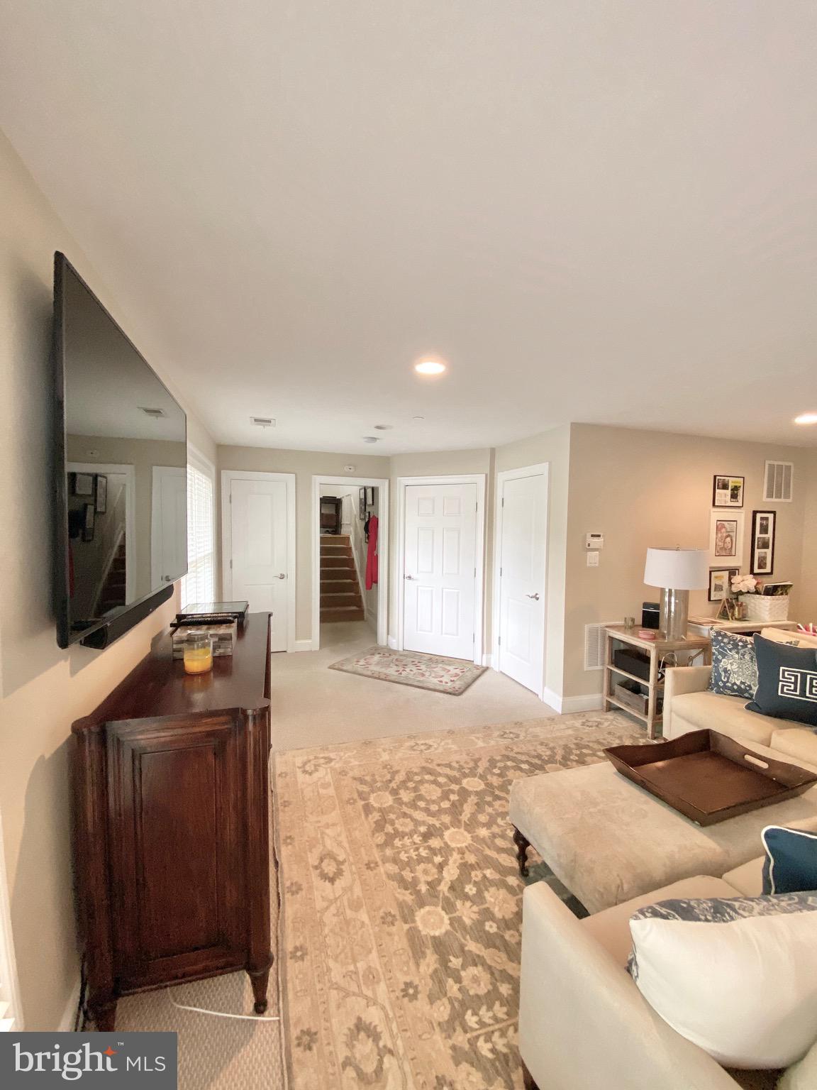 MCLEAN COVE - Residential Lease