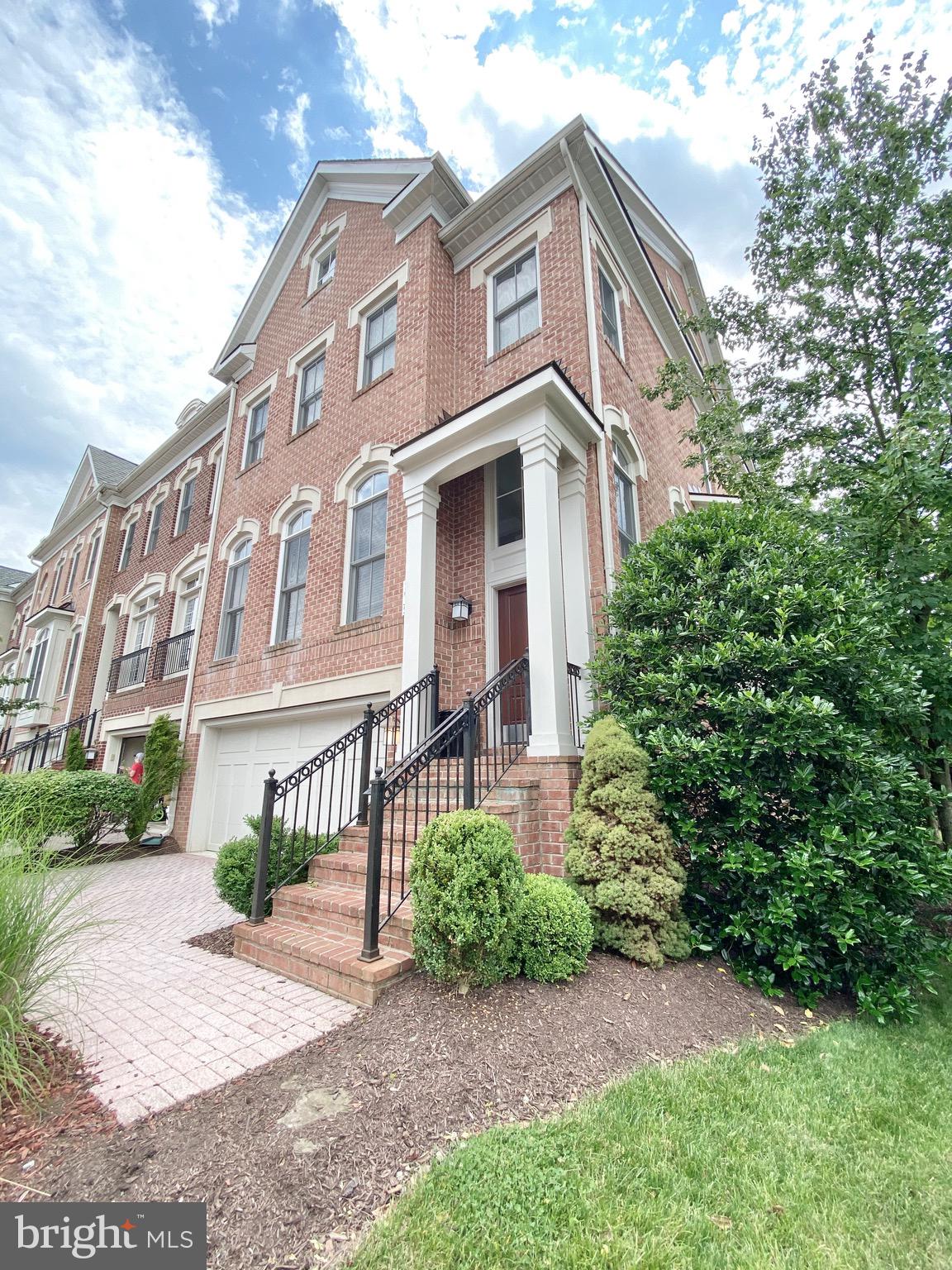 MCLEAN COVE - Residential Lease