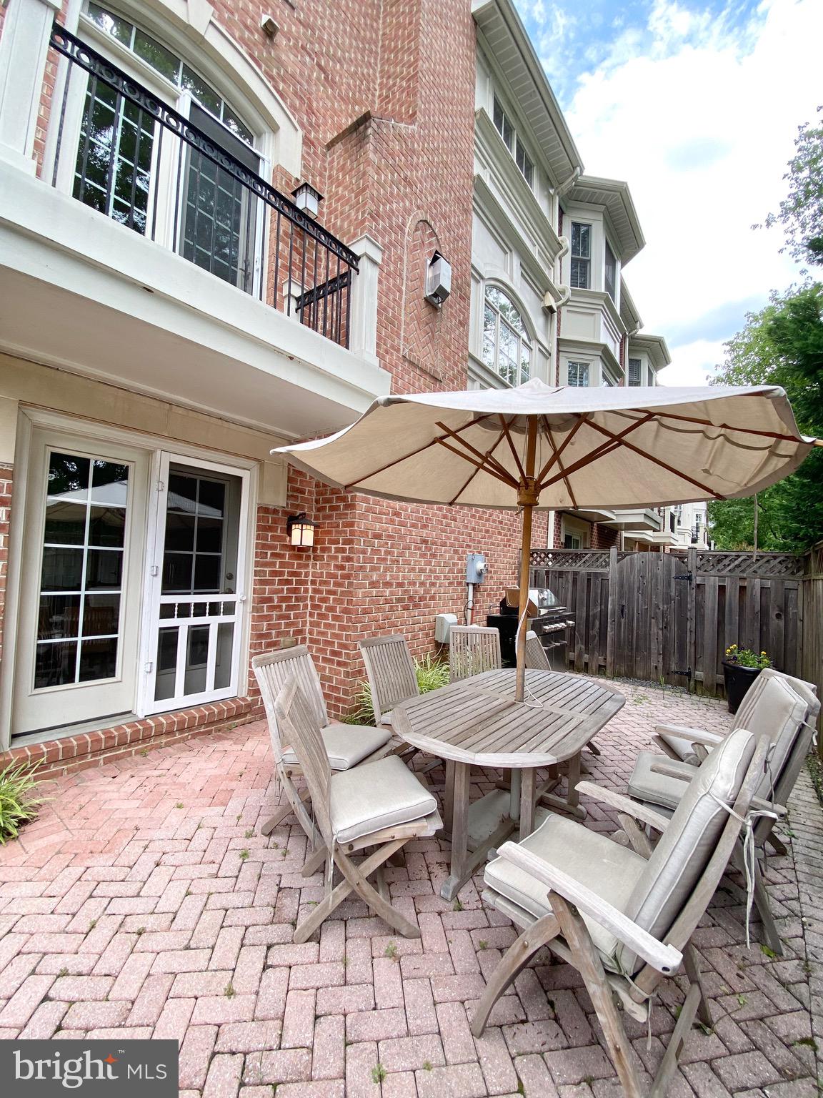 MCLEAN COVE - Residential Lease