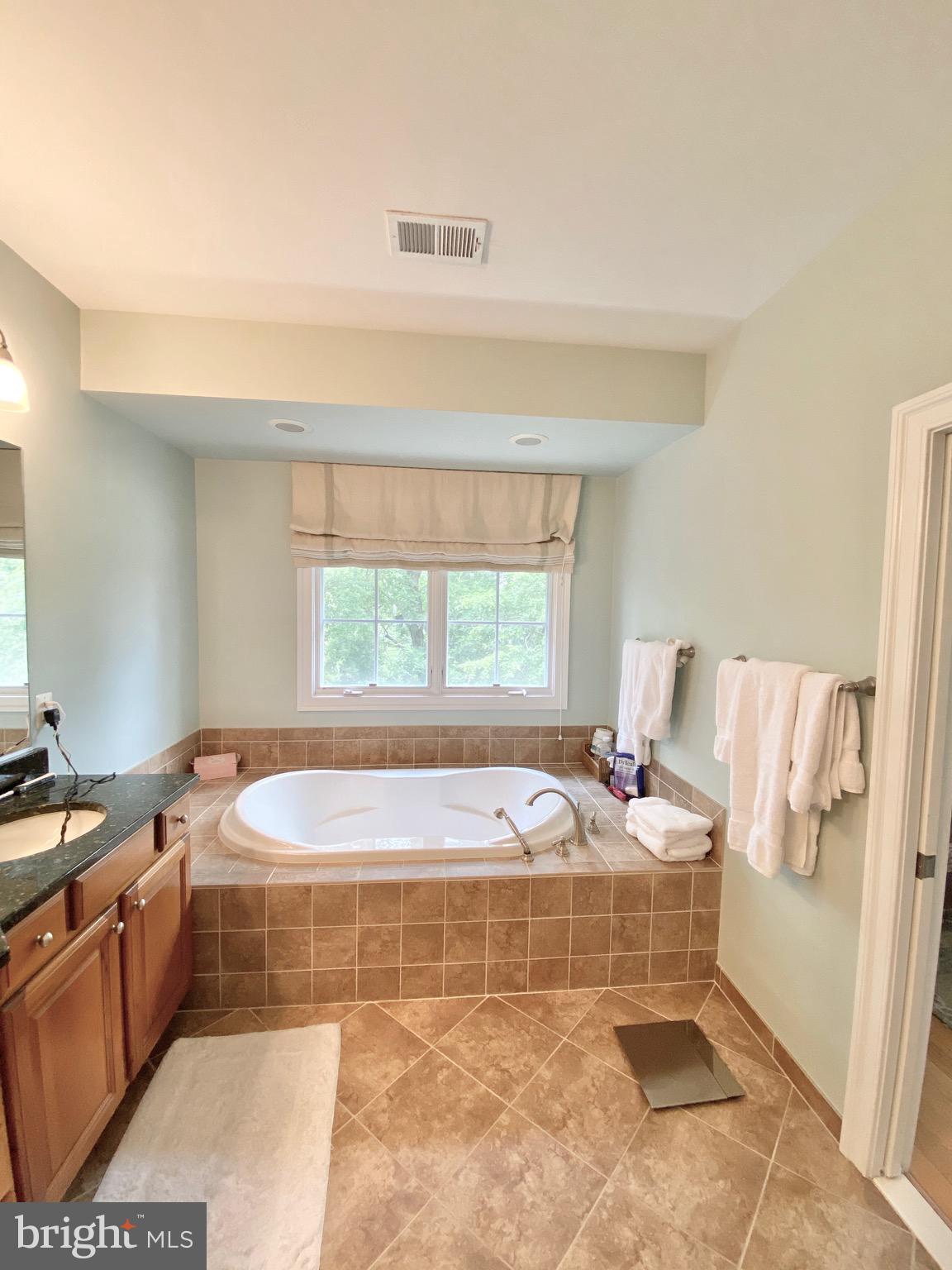 MCLEAN COVE - Residential Lease