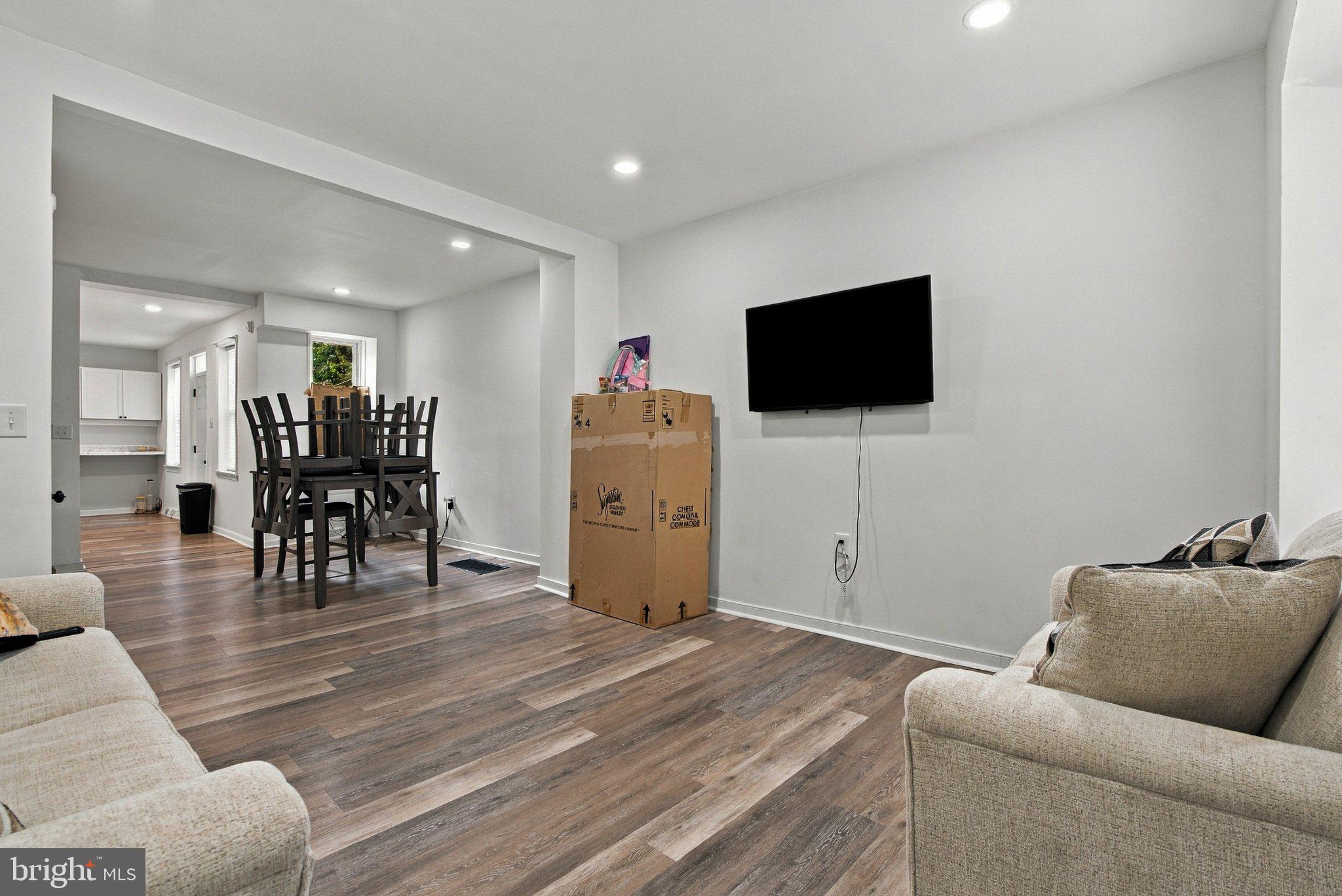 342 S PERSHING AVENUE