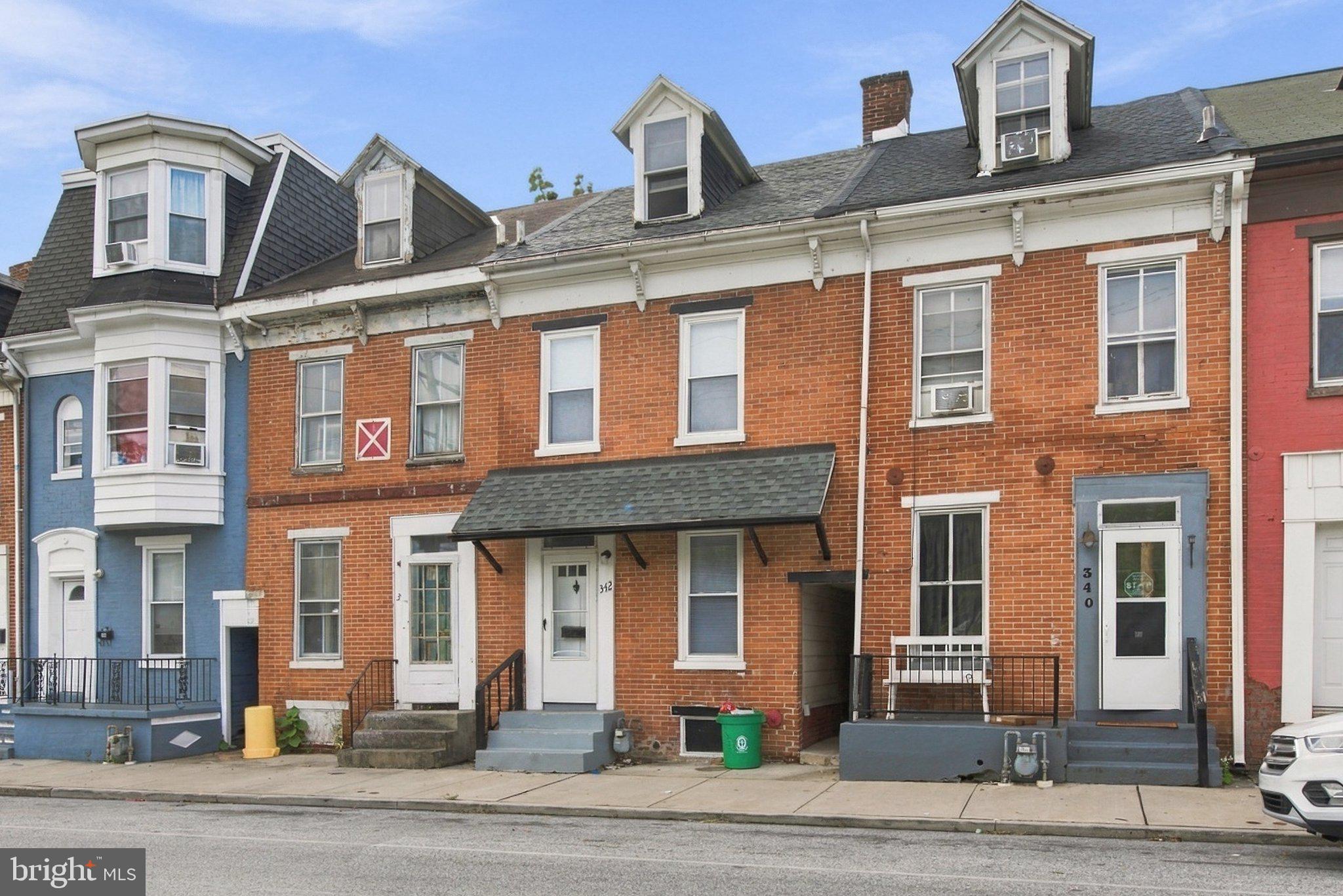 342 S PERSHING AVENUE