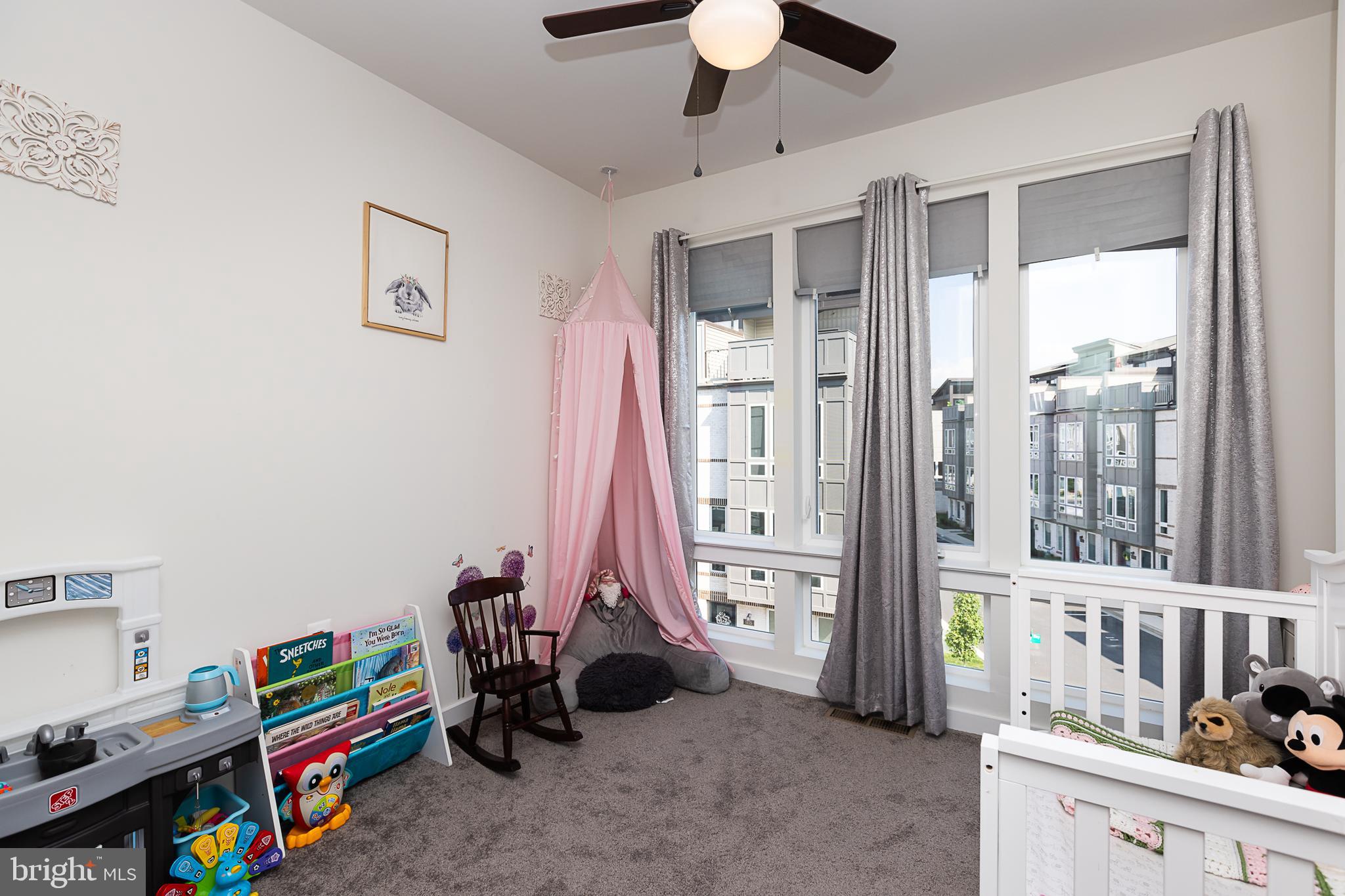 RIVER PLACE - Residential