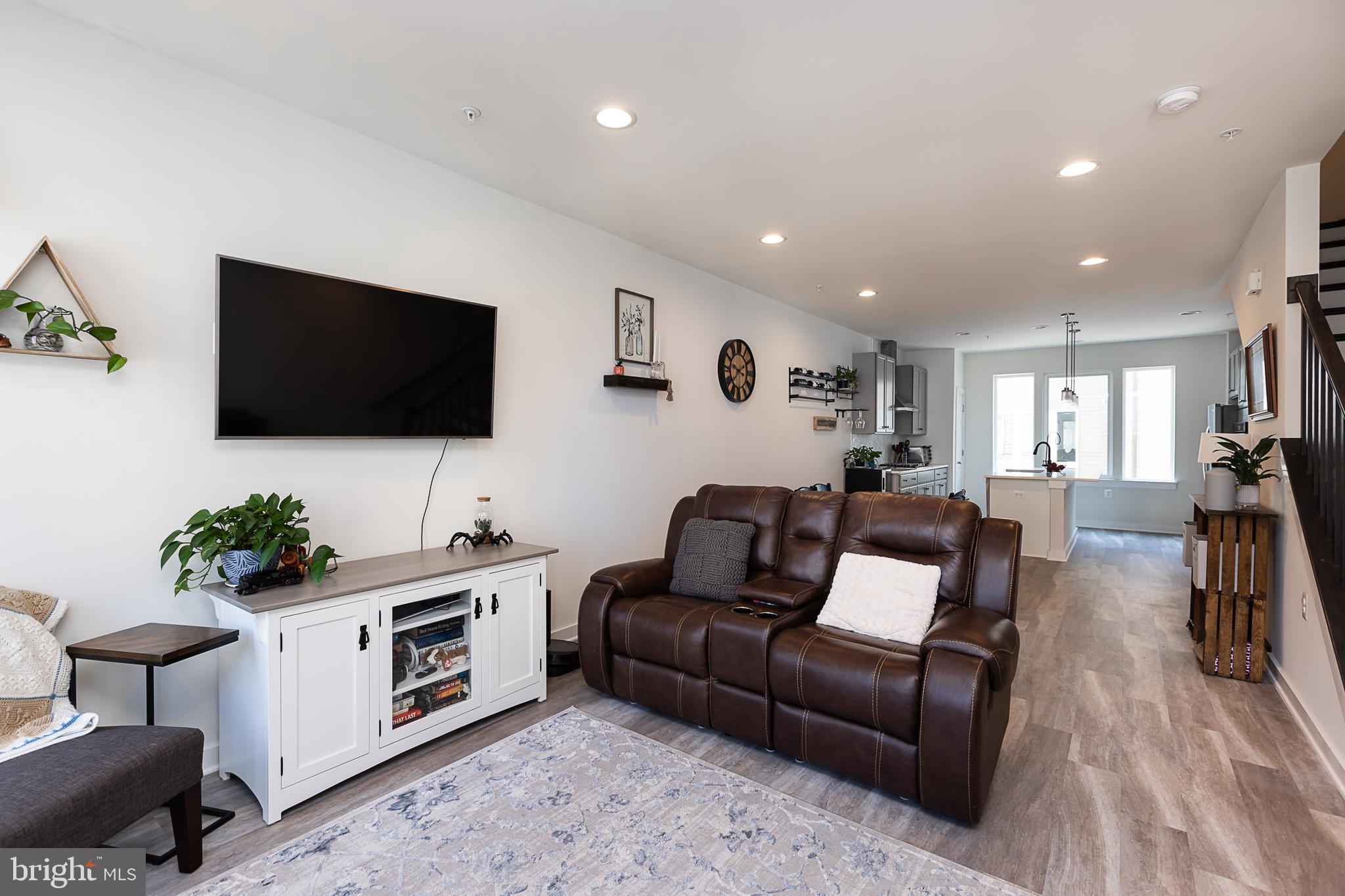 RIVER PLACE - Residential