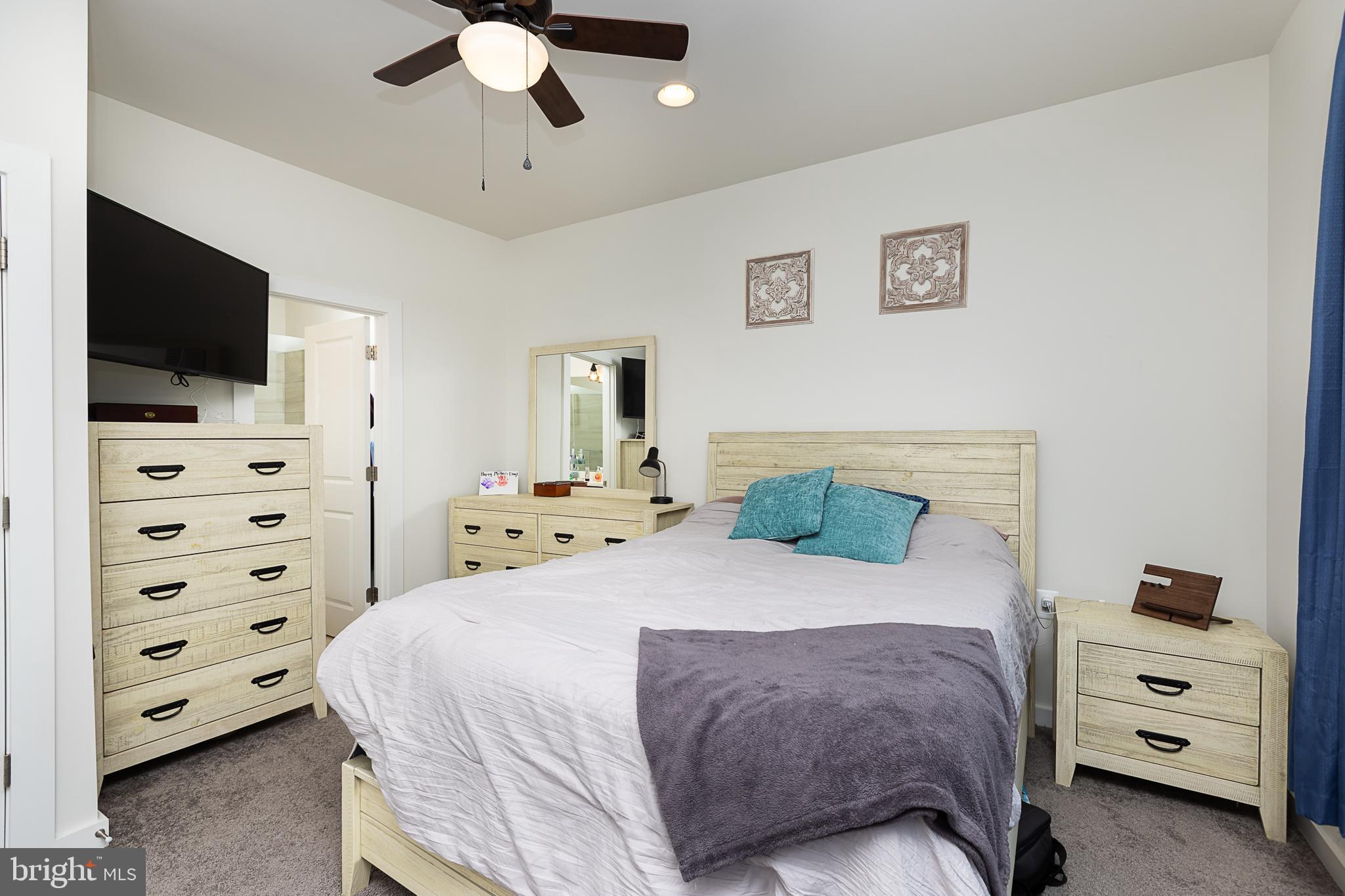 RIVER PLACE - Residential