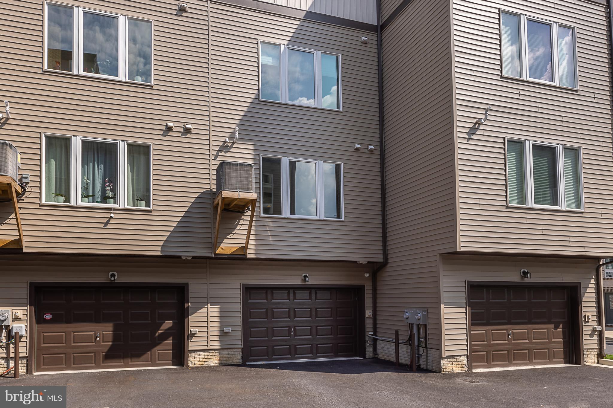 RIVER PLACE - Residential