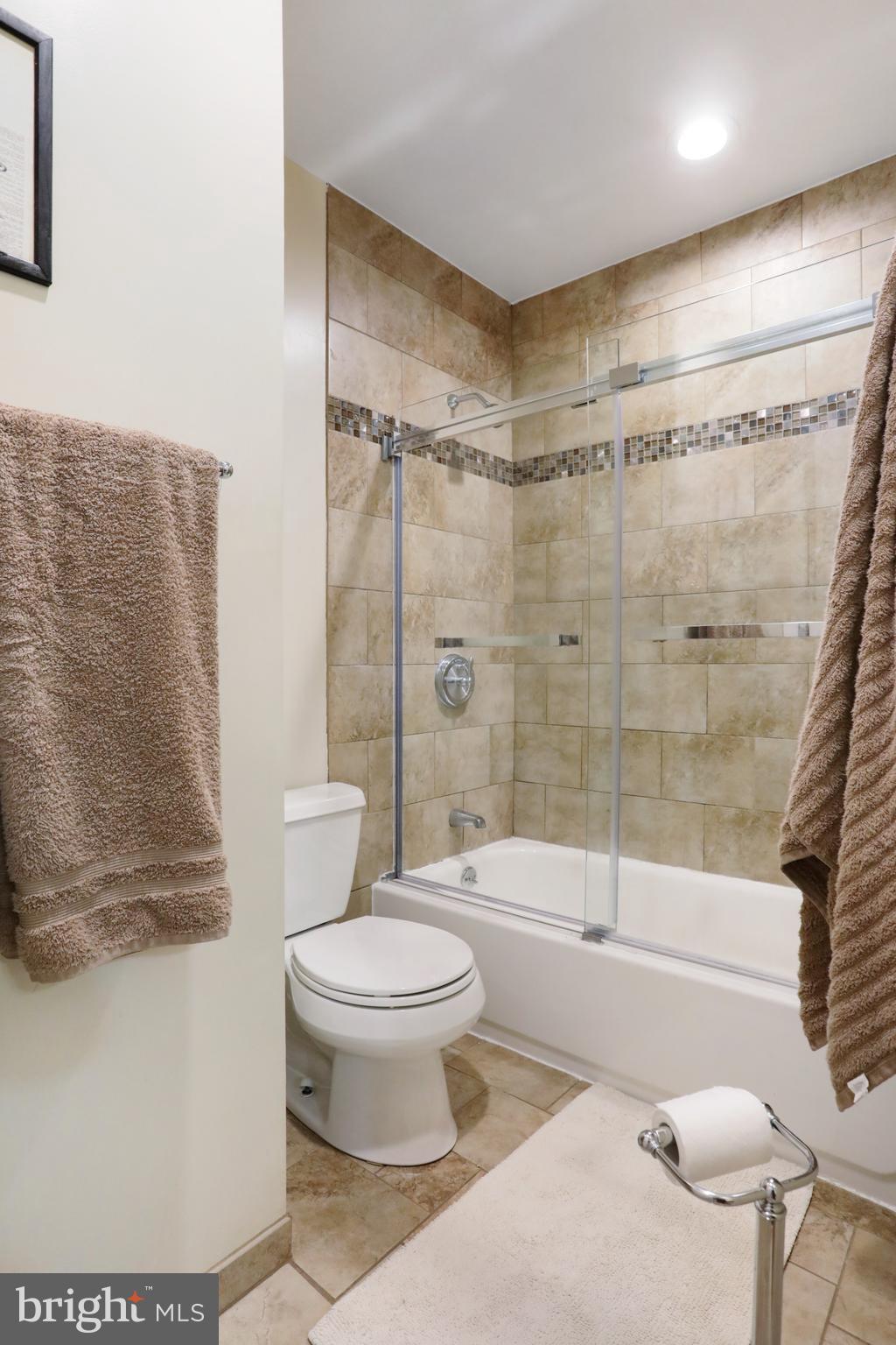 OAK RIDGE ESTATES - Residential