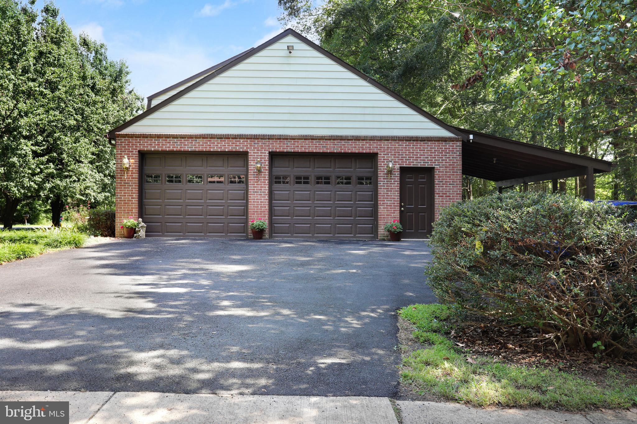 OAK RIDGE ESTATES - Residential