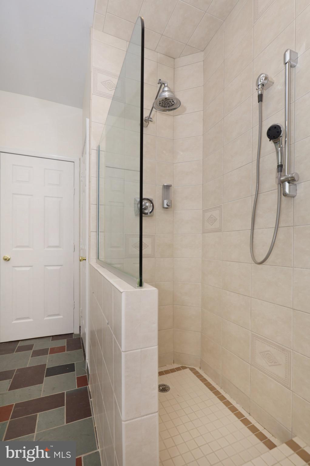 HEATHER KNOLL - Residential Lease