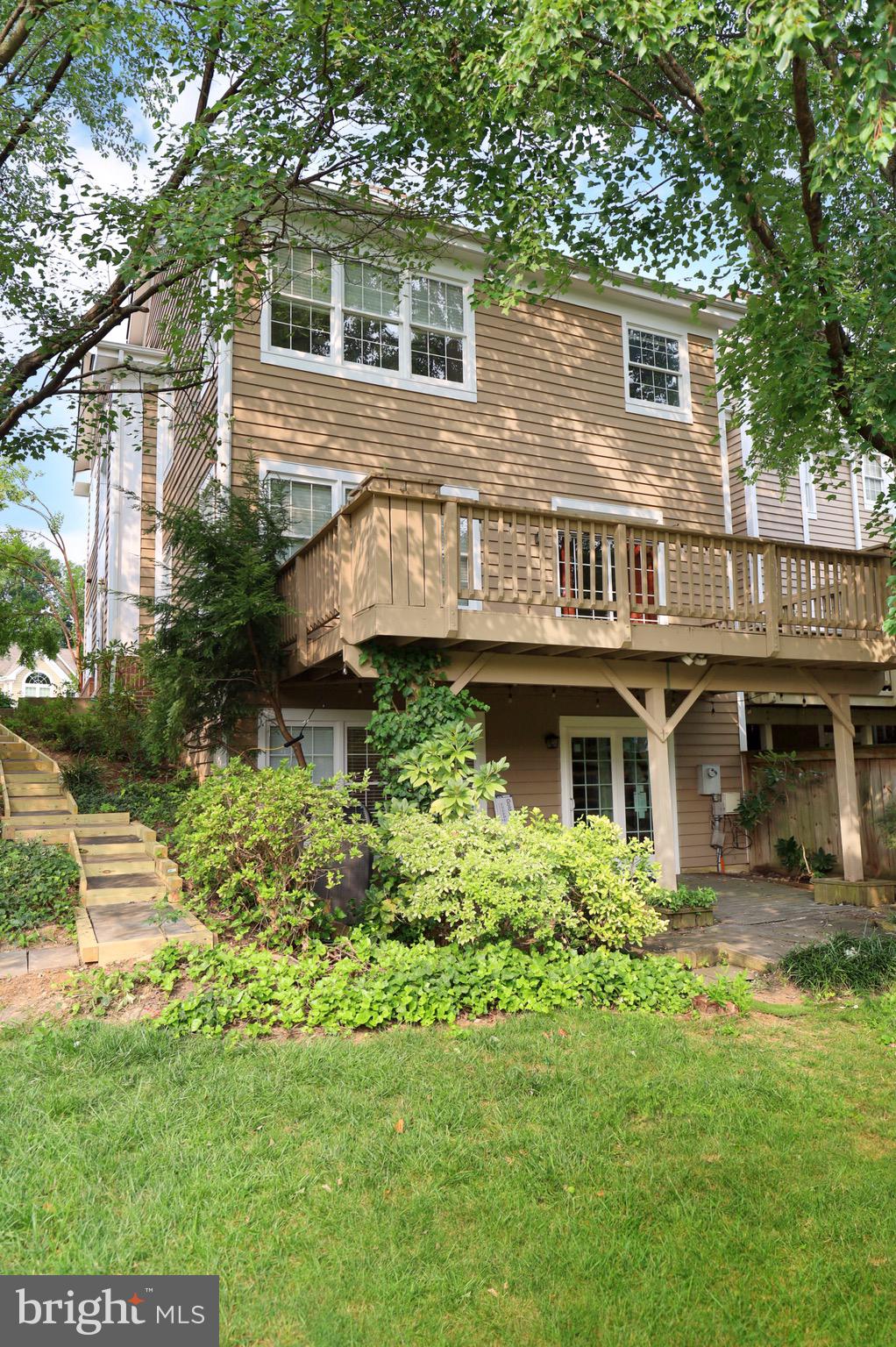 HEATHER KNOLL - Residential Lease