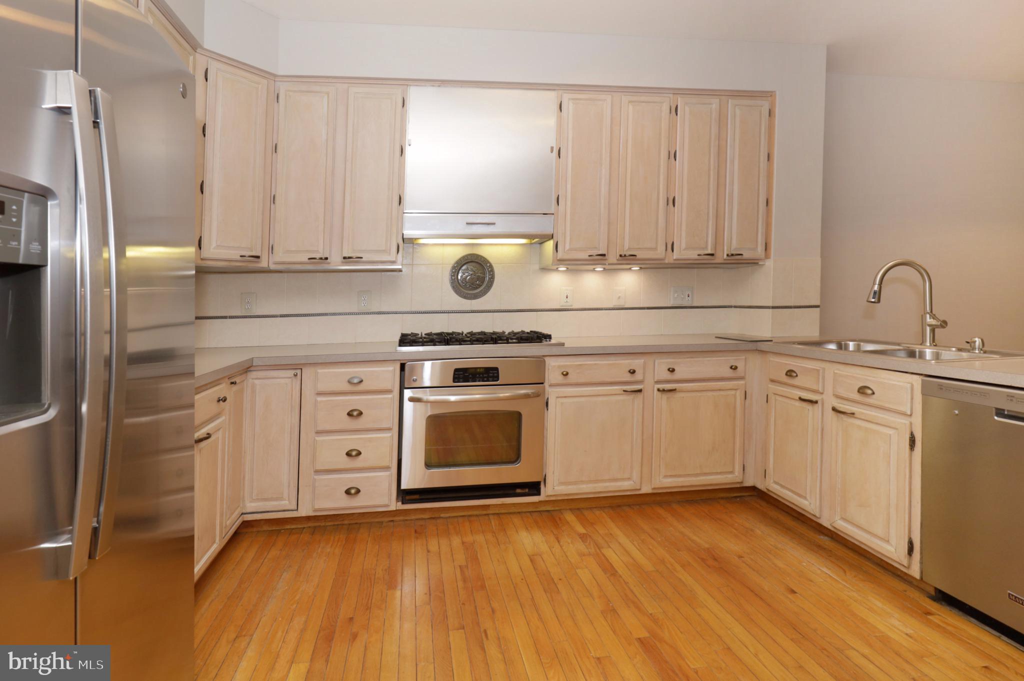 HEATHER KNOLL - Residential Lease