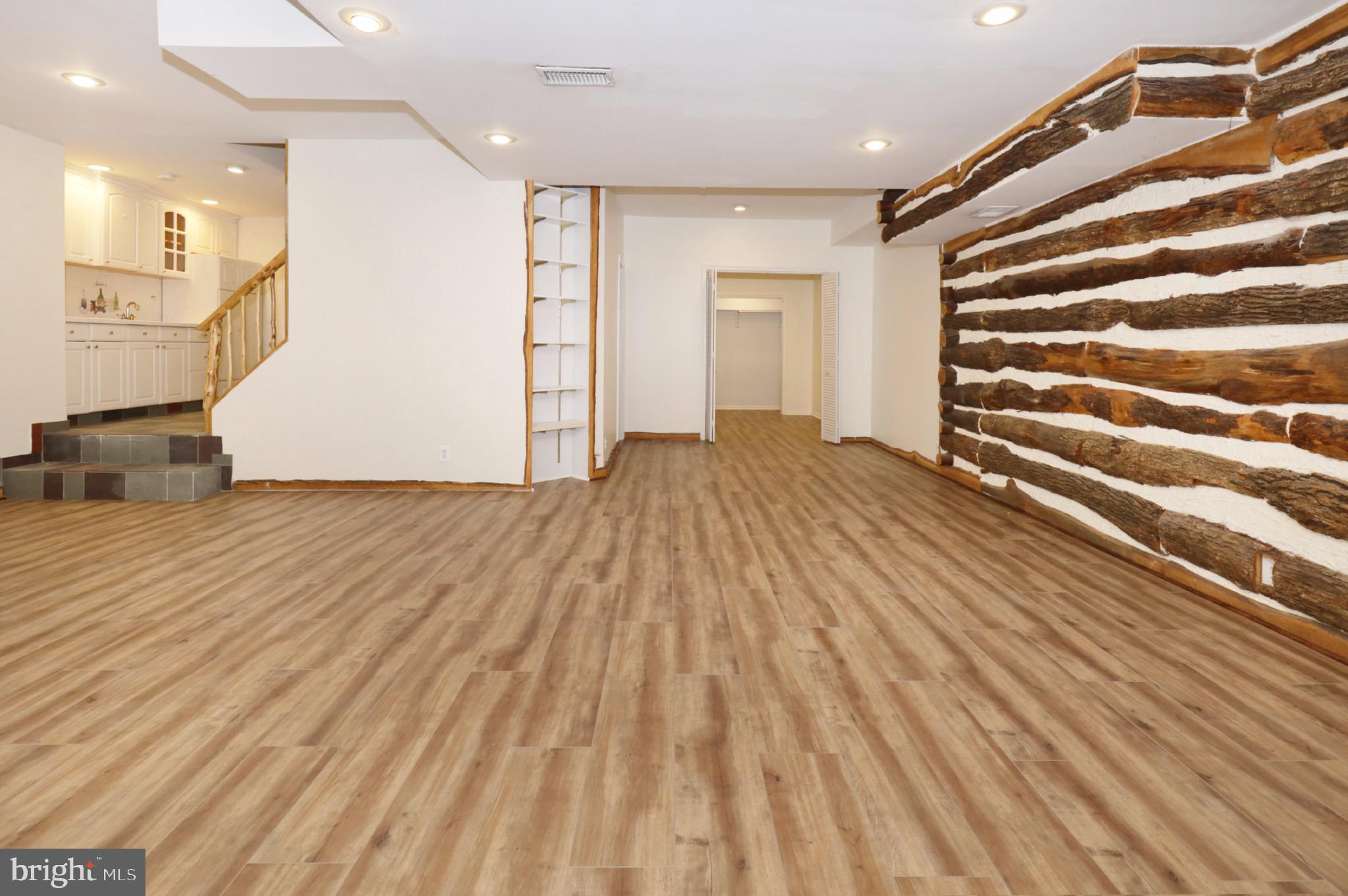 HEATHER KNOLL - Residential Lease