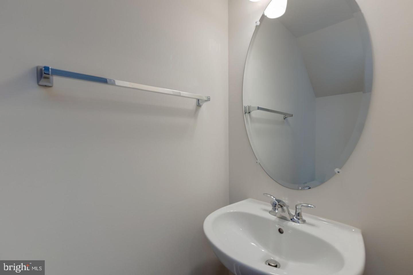 METRO SQUARE - Residential Lease