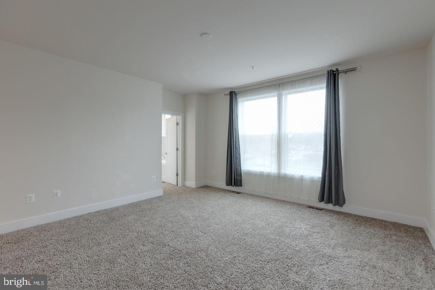 METRO SQUARE - Residential Lease