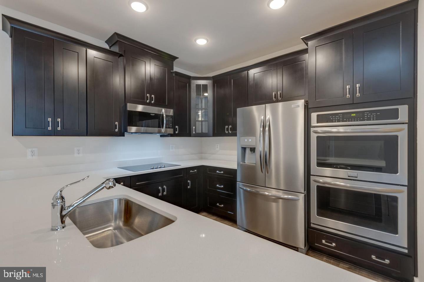 METRO SQUARE - Residential Lease