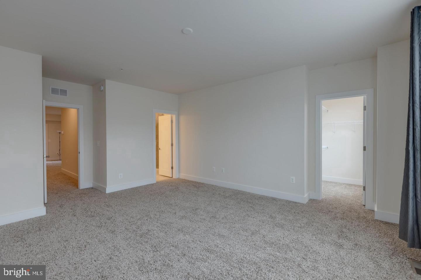 METRO SQUARE - Residential Lease