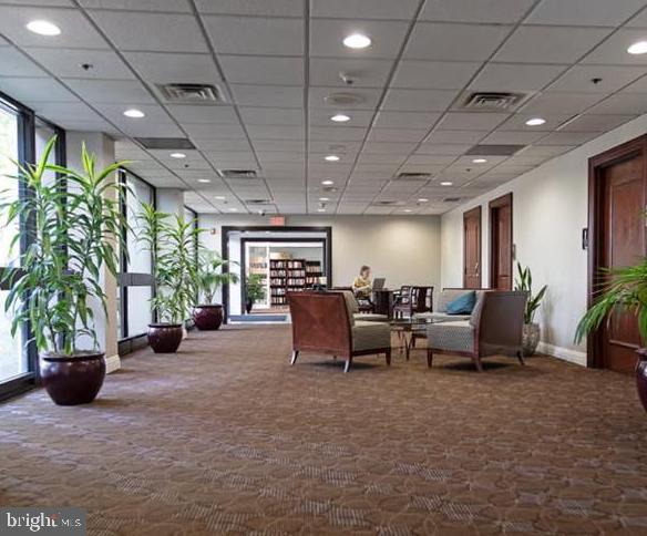 ART MUSEUM AREA - Residential