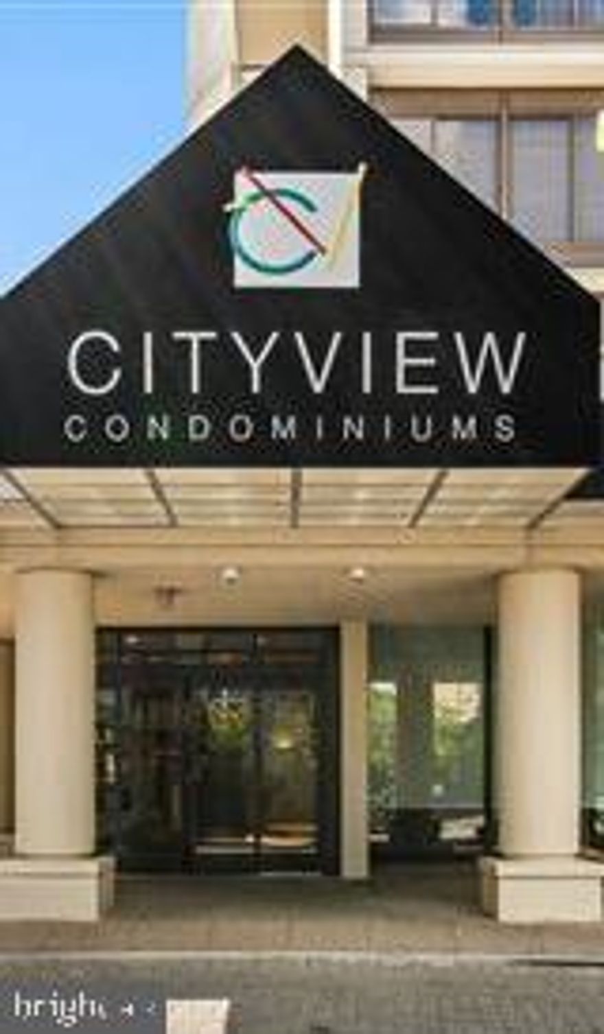 Discover bright and modern urban living in this bright studio with scenic north-facing views.
Enjoy the convenience and luxury of 24-hour concierge/security desk ensuring peace of mind. State-of-the-art fitness center & sparkling community pool. On-site laundry on every floor—say goodbye to lugging clothes around! Just steps from Philadelphia’s cultural icons: Barnes Foundation, Art Museum, convenient stops at Whole Foods, Target, CVS, Starbucks, Wawa, and myriad dining hot spots. Easy access to major thoroughfares and public transit makes commuting and city explorations effortless.