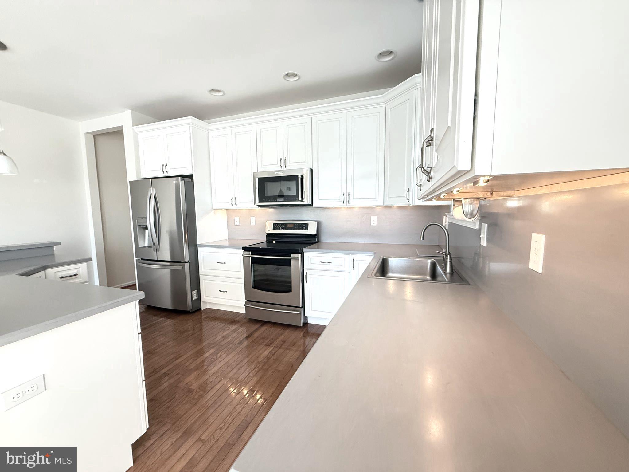 FOX HILL FARM - Residential