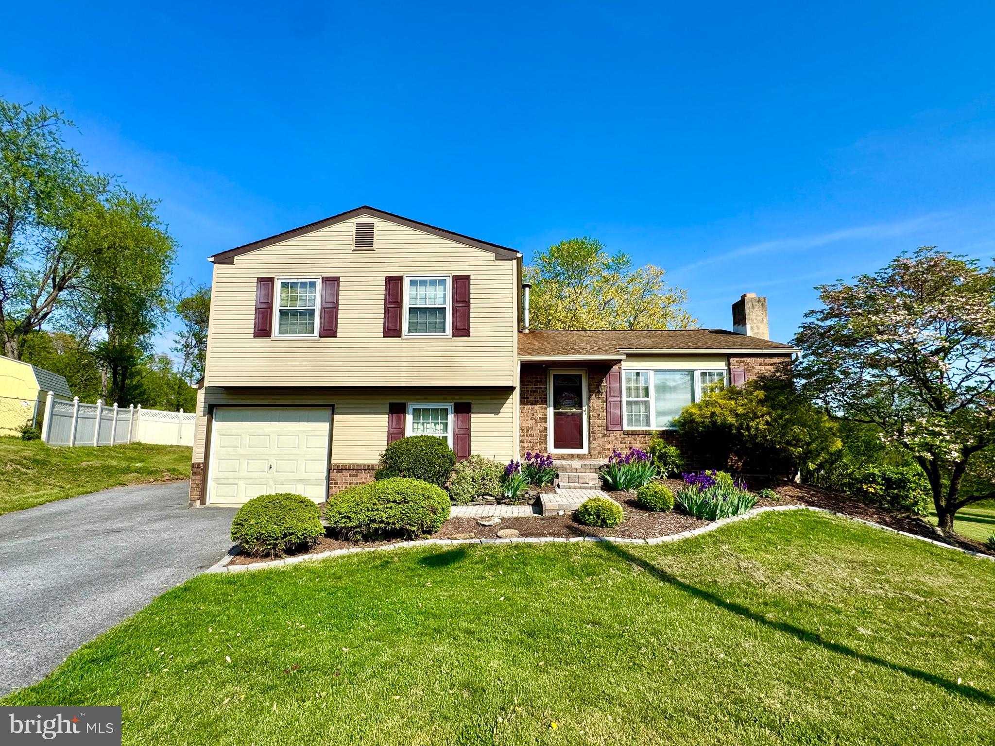 602 ORIOLE COURT