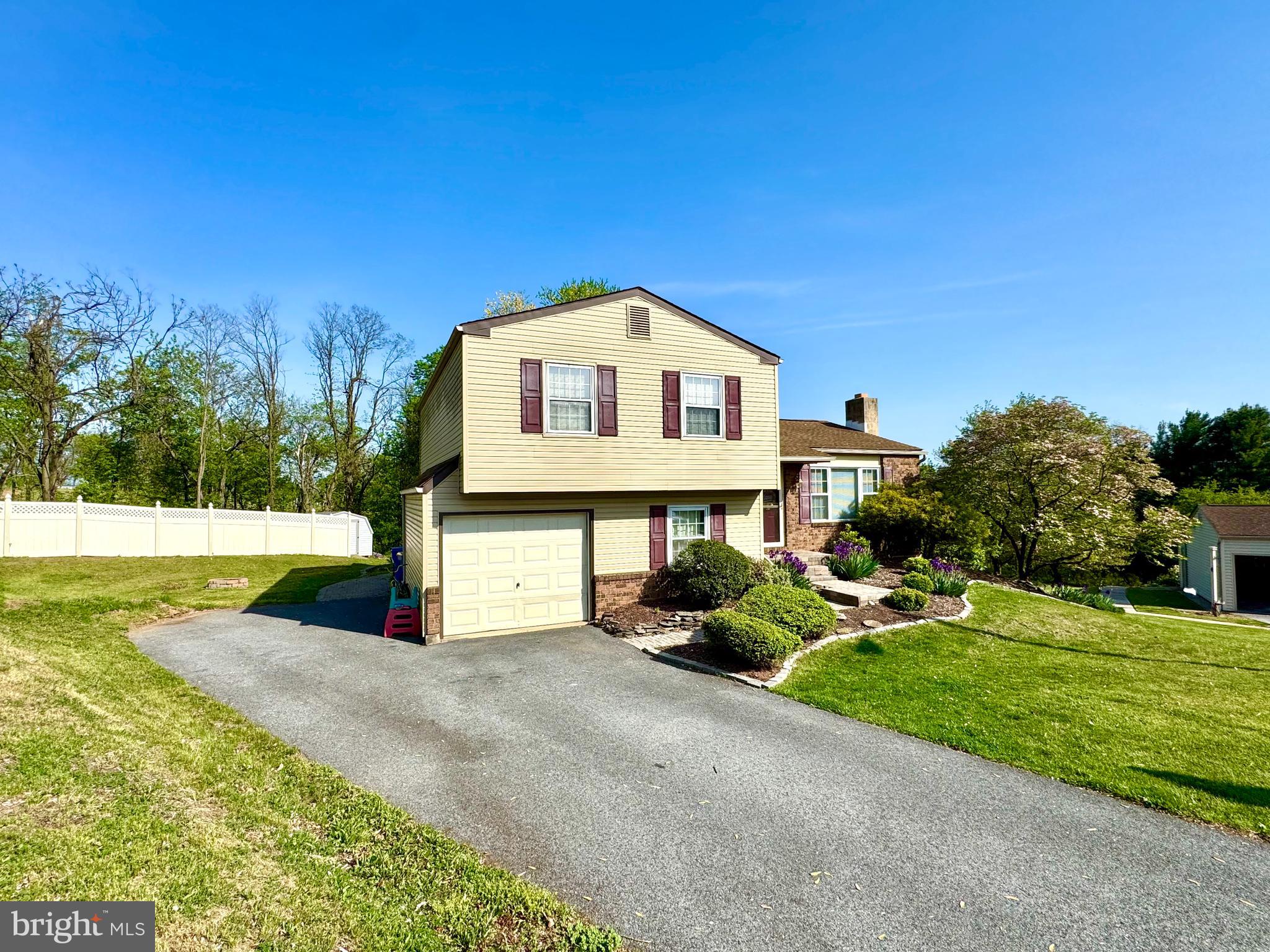602 ORIOLE COURT