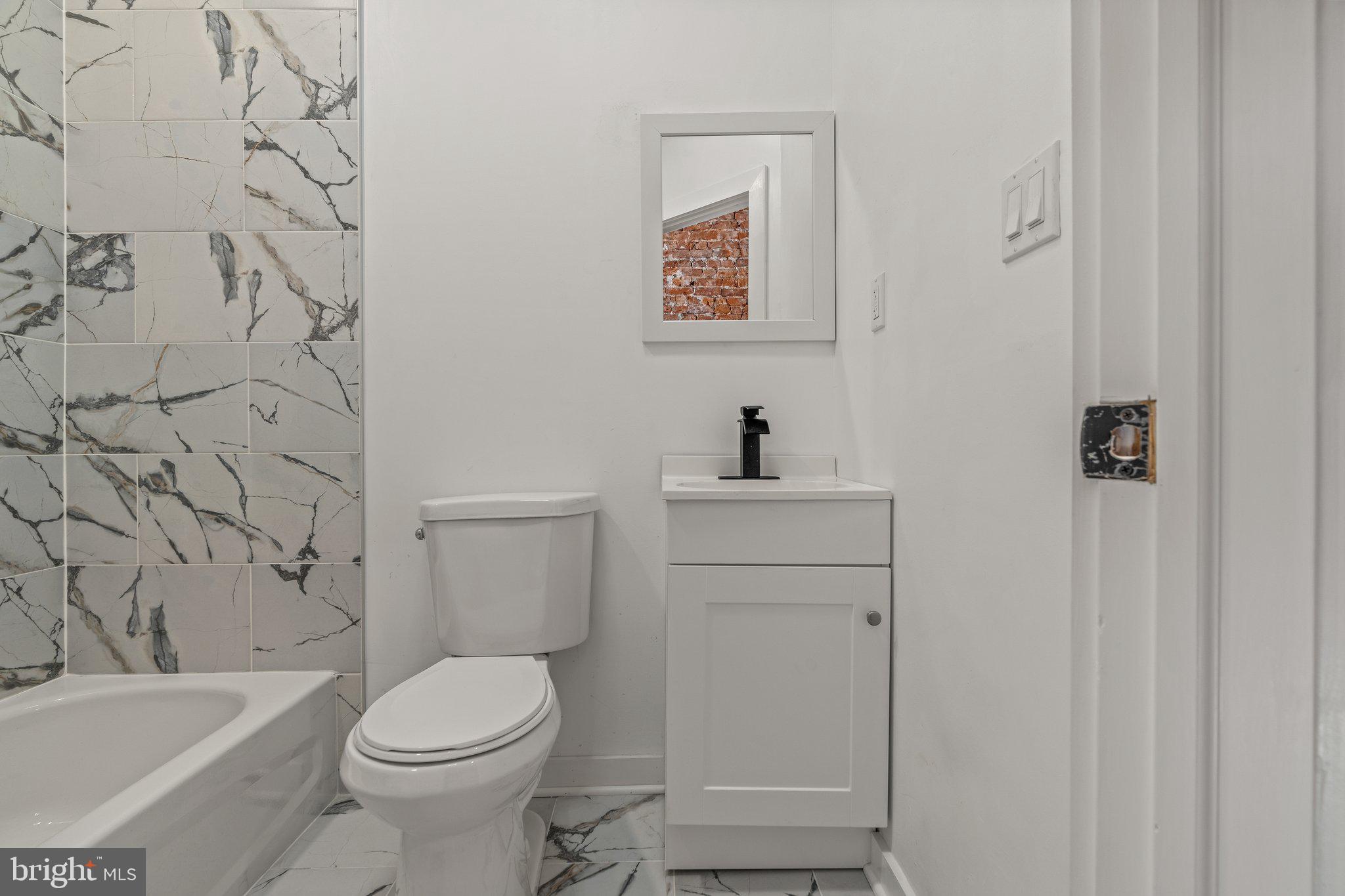 1332 W TORONTO STREET B