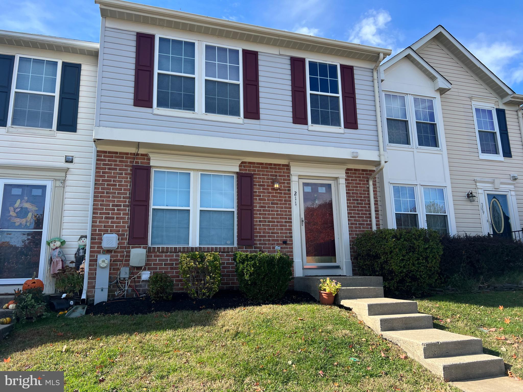 211 POINT TO POINT SQUARE