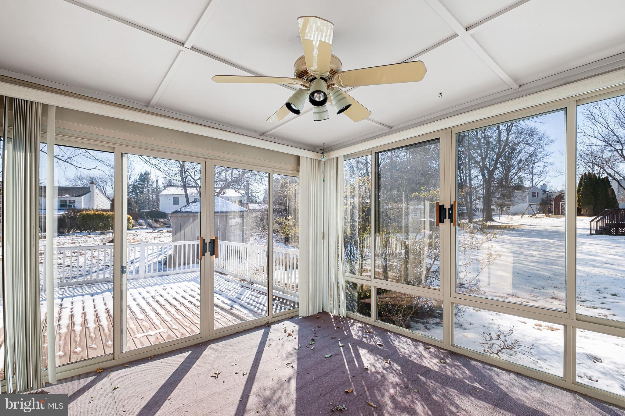 LARKIN KNOLL - Residential