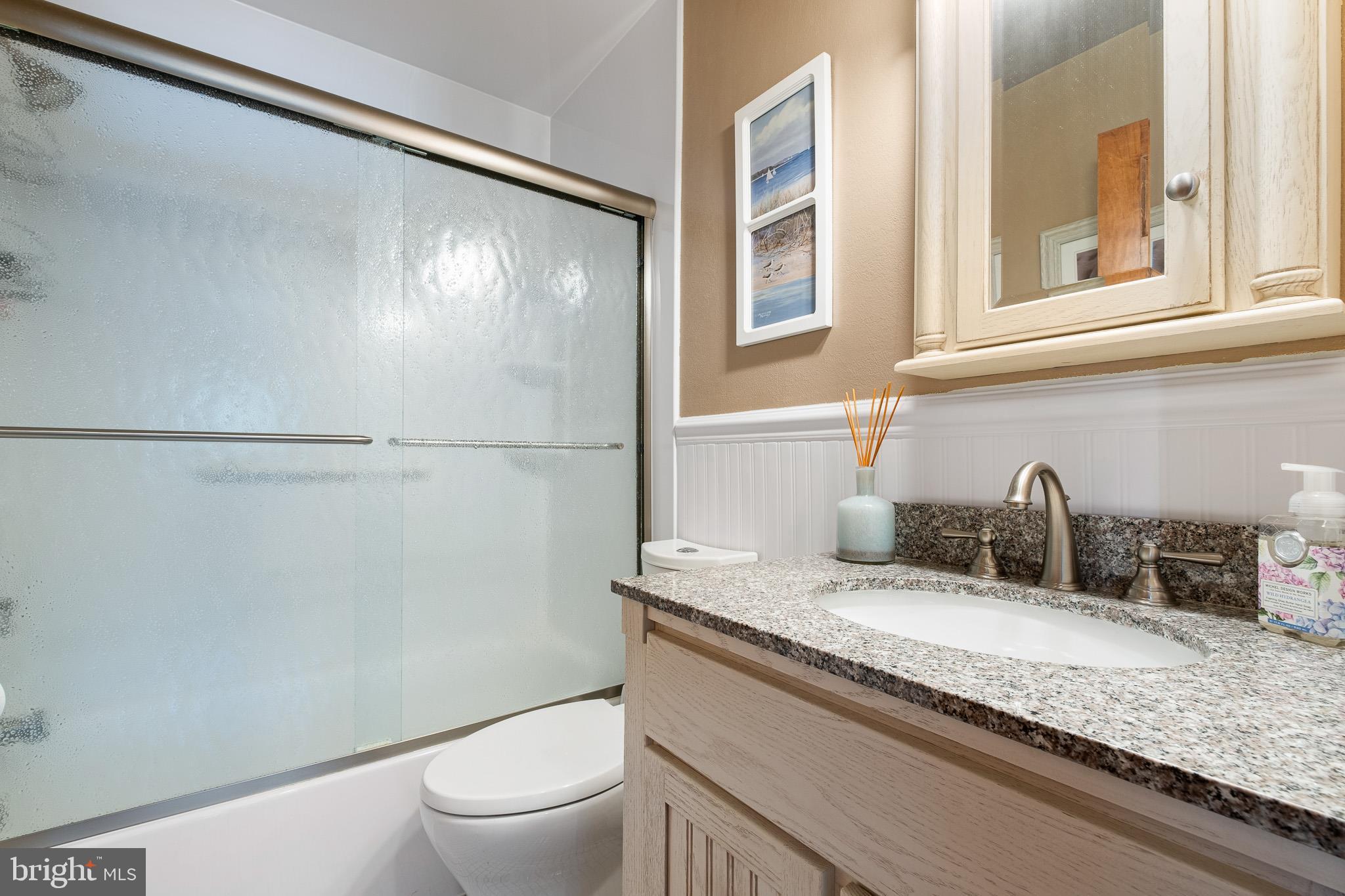 LARKIN KNOLL - Residential