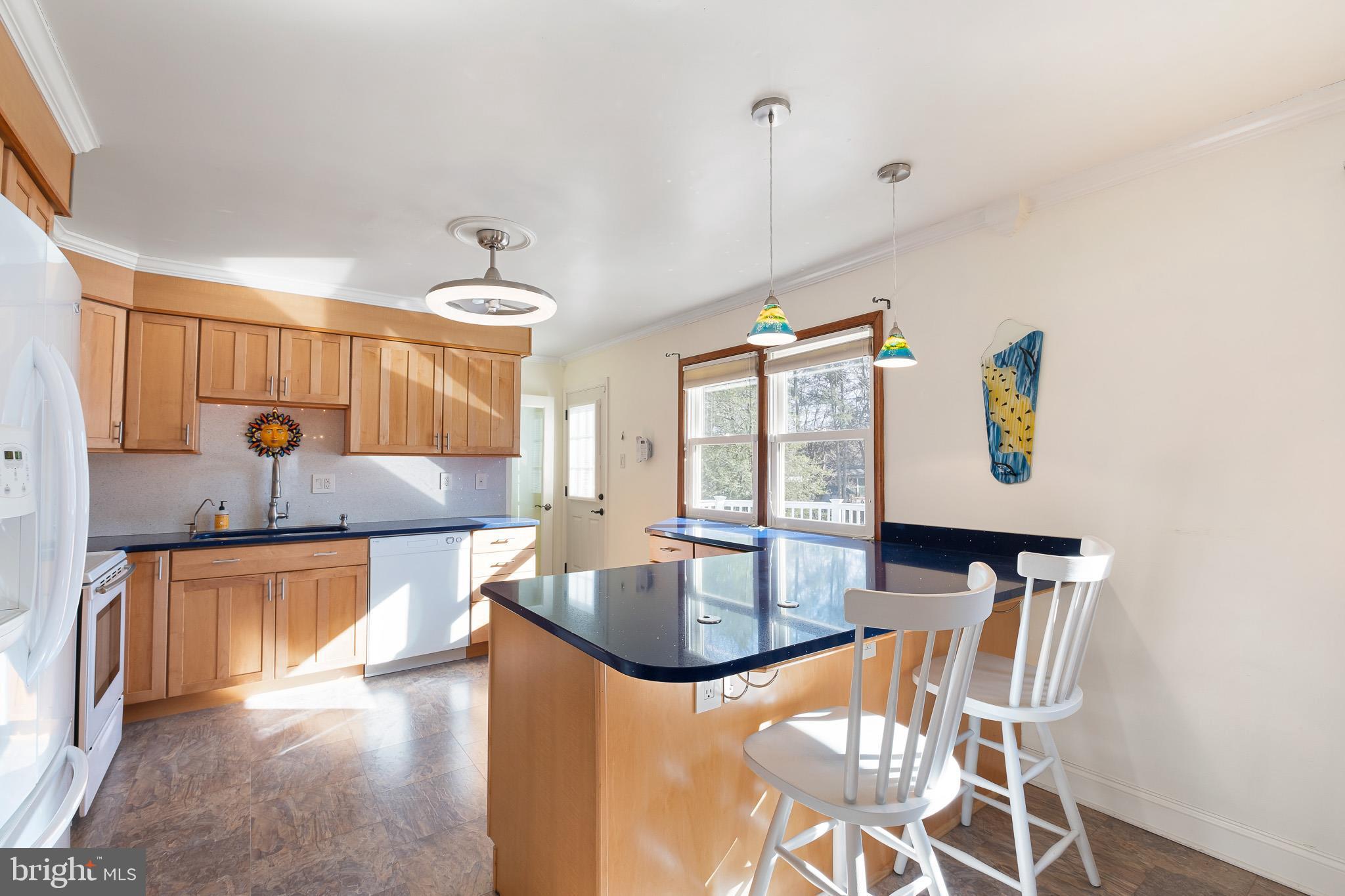 LARKIN KNOLL - Residential