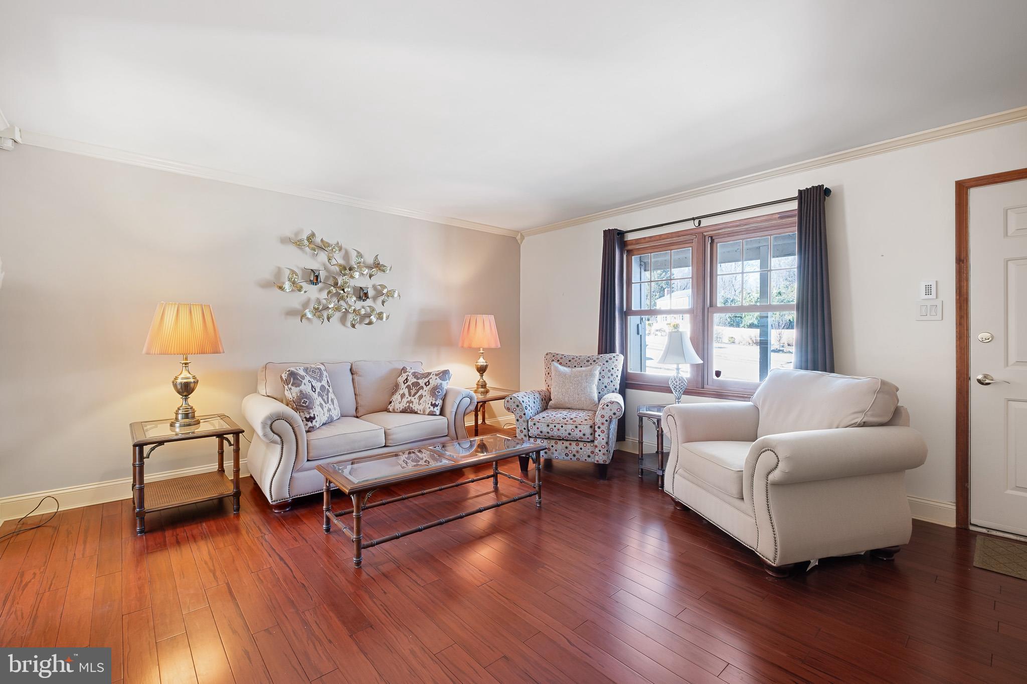 LARKIN KNOLL - Residential