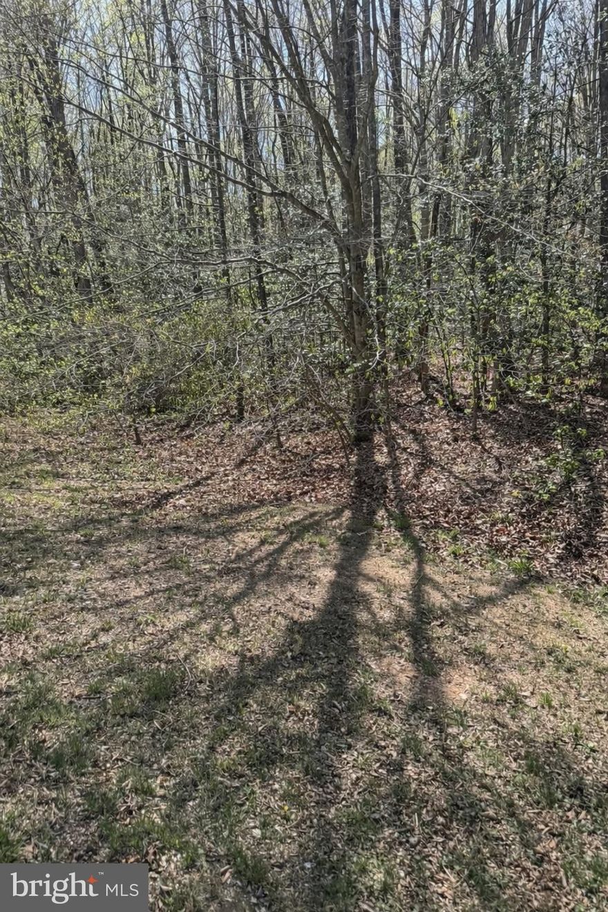 Now is an ancredibly rare opportunity to build your perfect home in the beautiful Isle of Laurels of Spotsylvania. A gated community known for its large private lots, lake access, and prestige. You have an opportunity to build on one of the largest lots in the entire community at 6 acres! There aren't many, if any, lots this large in any gated community this close to Spotsylvania Courthouse. Enjoy being on your private lot, tucked away in the private security of your 6 acre lot and gated community and still only being 5 minutes away from civilization. Multiple routes available to I95 gives you options to beat traffic including the Thornburg exit, Spotsylvania exit, and route 3 Fredericksburg exit. We do not expect this lot to last very long, don't miss out!