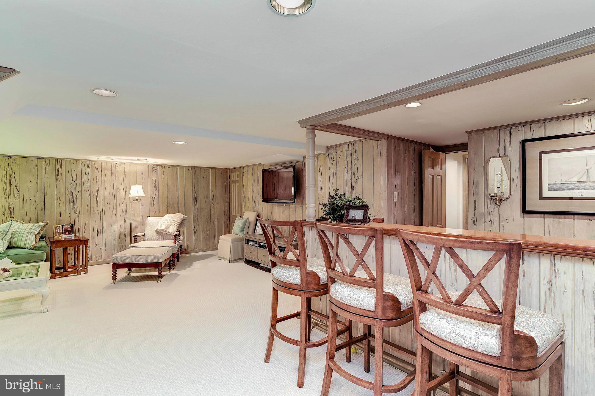 POTOMAC MANOR - Residential