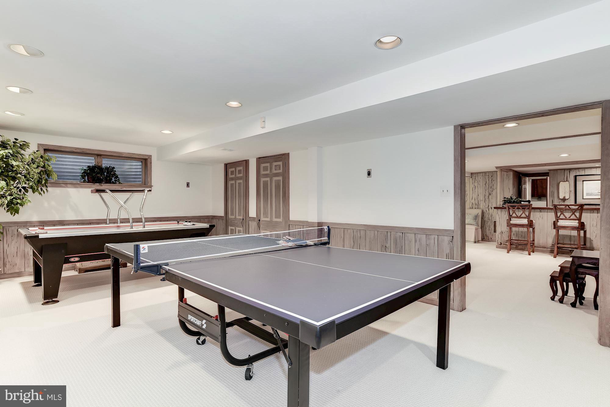 POTOMAC MANOR - Residential