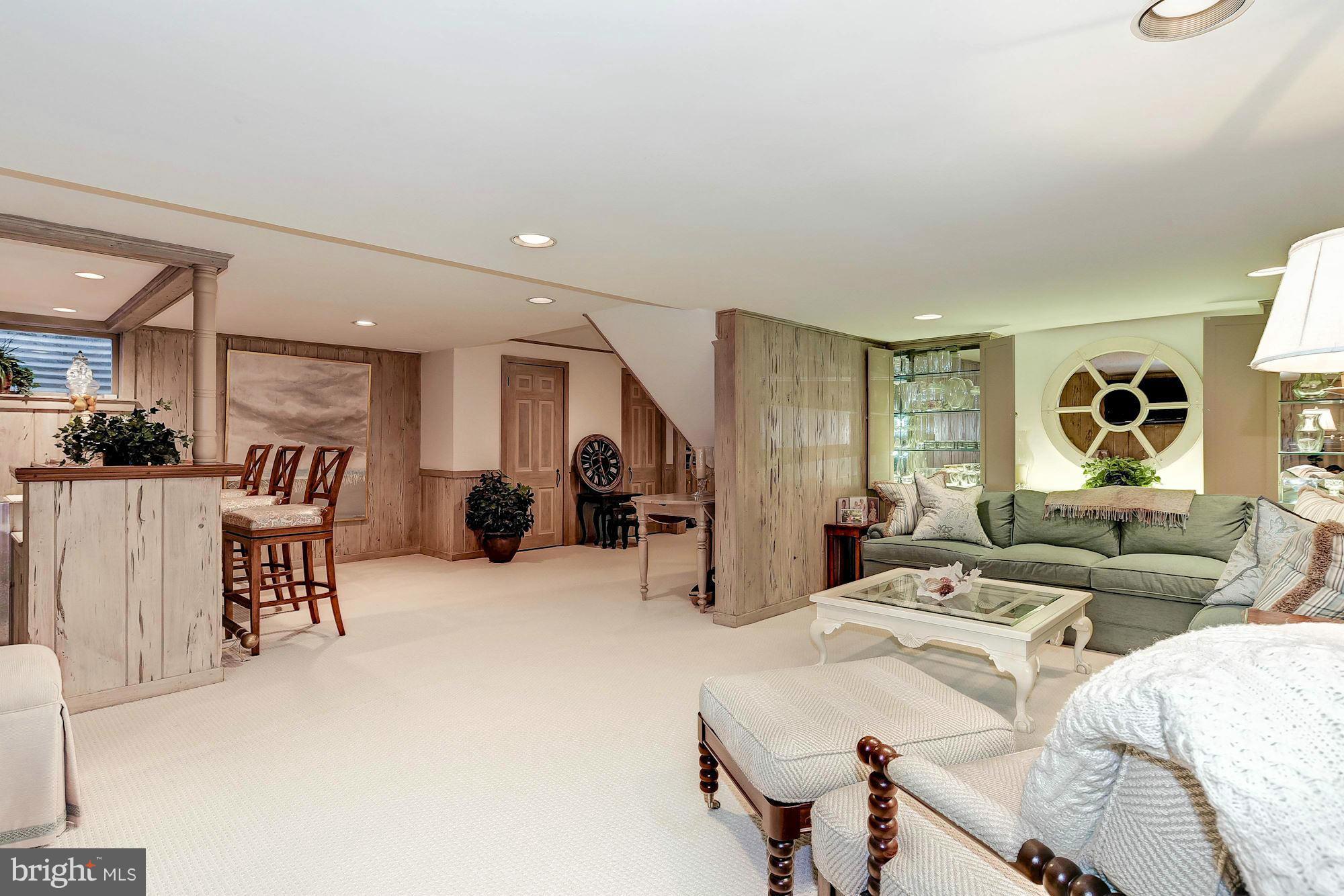 POTOMAC MANOR - Residential