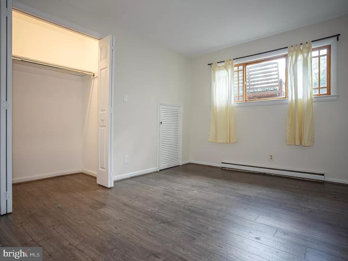 BROYHILL LANGLEY ESTATES - Residential Lease