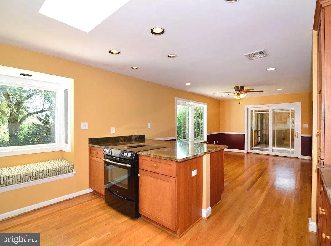 BROYHILL LANGLEY ESTATES - Residential Lease