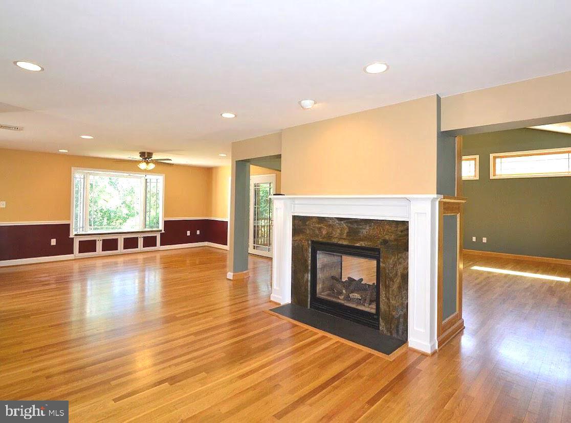 BROYHILL LANGLEY ESTATES - Residential Lease