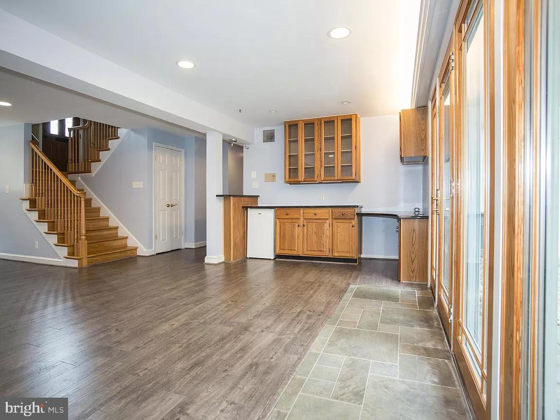 BROYHILL LANGLEY ESTATES - Residential Lease