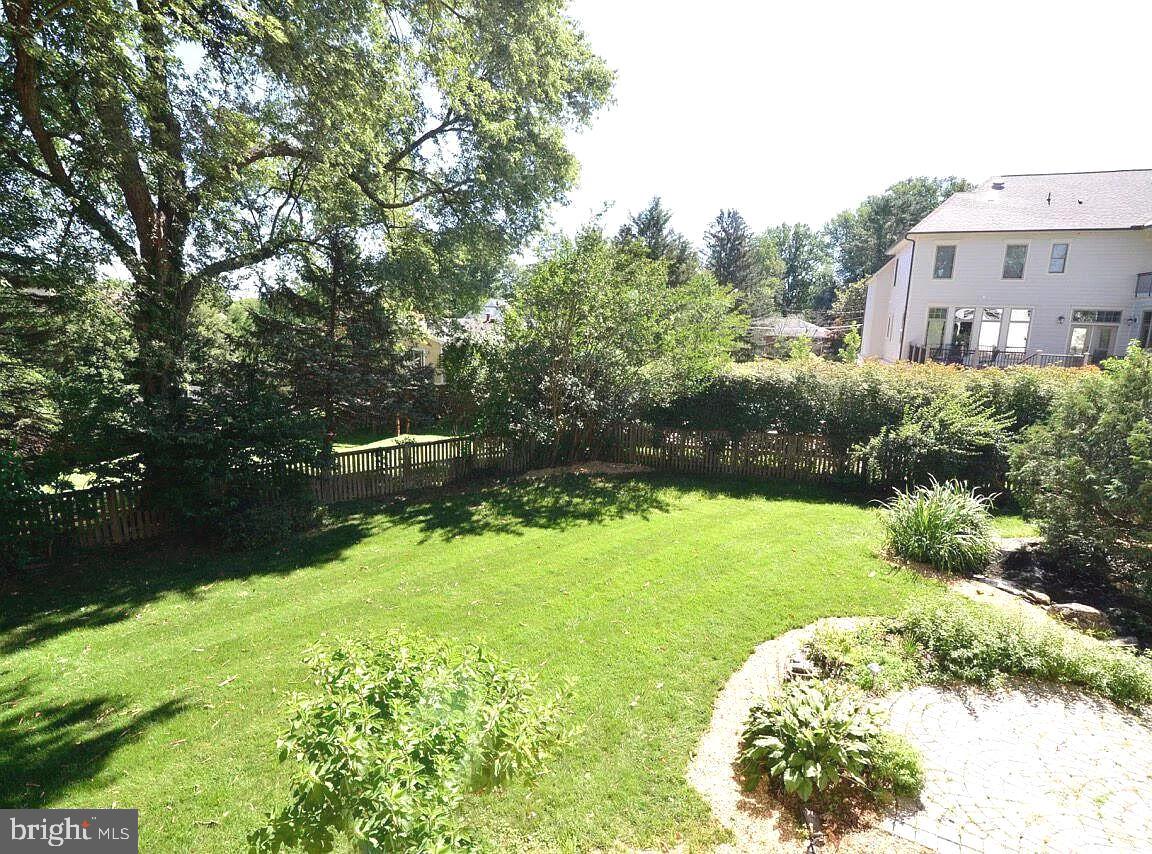 BROYHILL LANGLEY ESTATES - Residential Lease