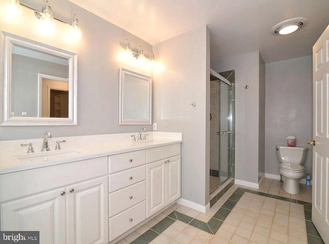 BROYHILL LANGLEY ESTATES - Residential Lease