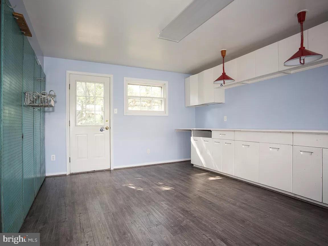 BROYHILL LANGLEY ESTATES - Residential Lease