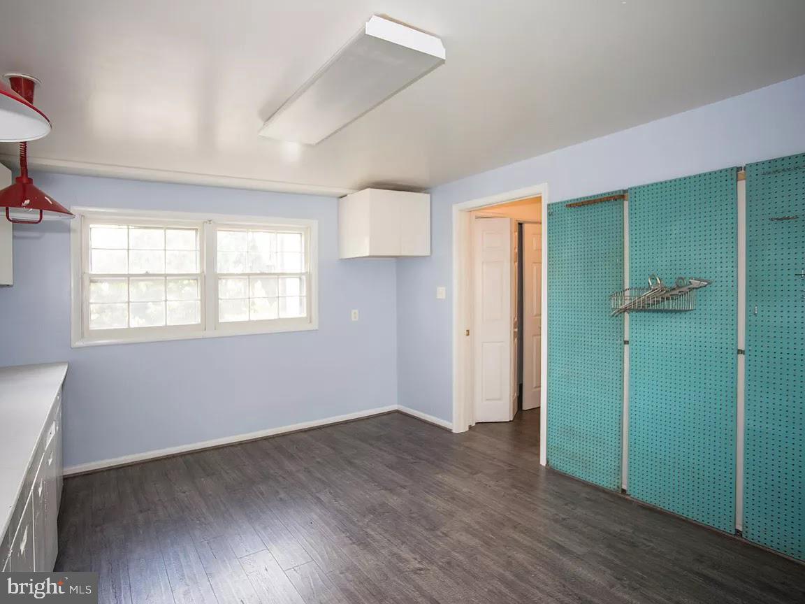 BROYHILL LANGLEY ESTATES - Residential Lease