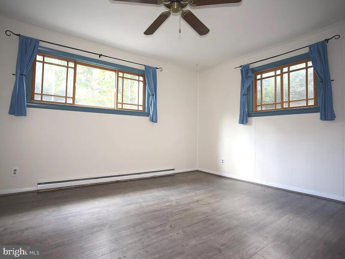 BROYHILL LANGLEY ESTATES - Residential Lease