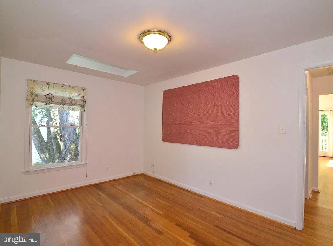 BROYHILL LANGLEY ESTATES - Residential Lease